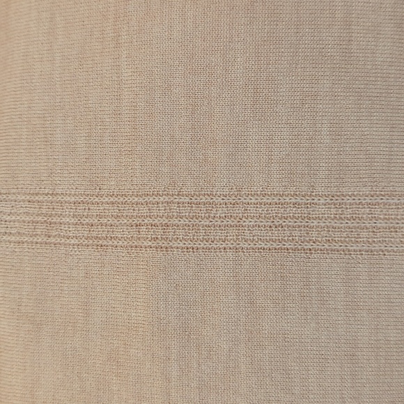 Banana Republic New Merino Wool V-Neck Sweater Size Small - Picture 5 of 11